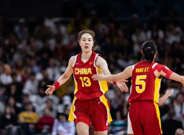 开云在线-10分+0失误！孙梦然归来好稳，中国女篮该重用她？