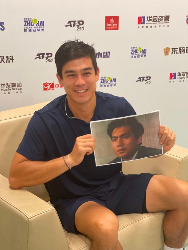 开云体育-网坛朱时茂：一笑倾城 一背圈粉