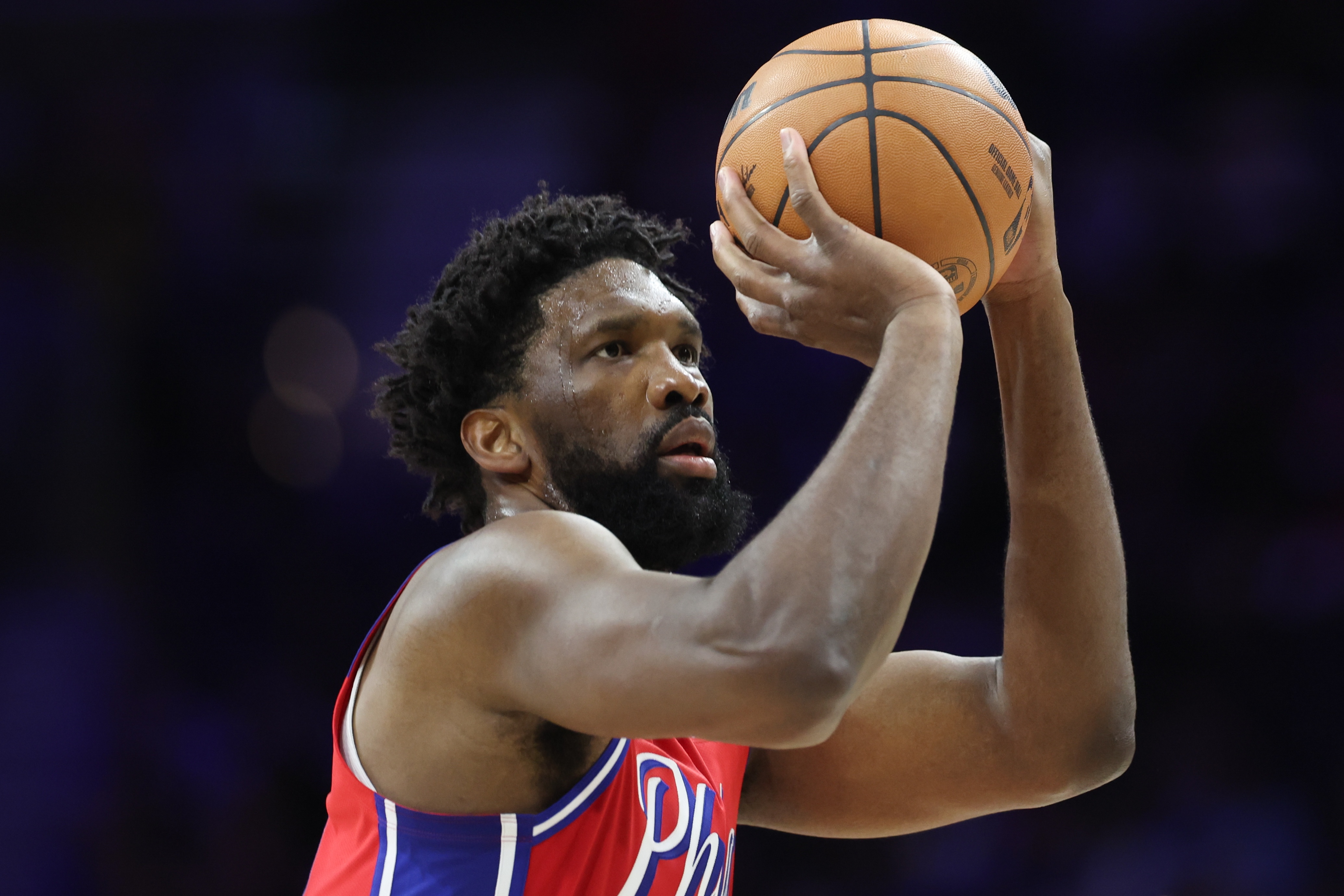 开云体育-高效表现！恩比德17中10&amp;罚球10中9 得到30分9篮板4助攻