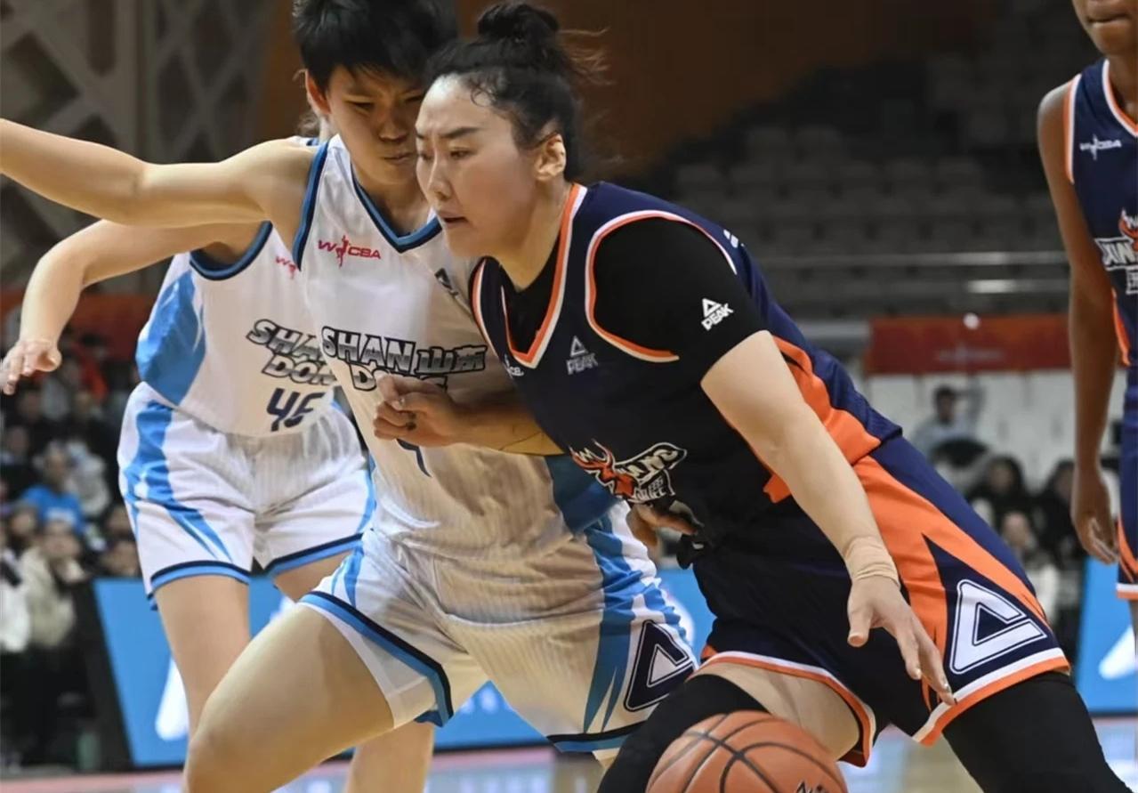 开云娱乐-泪目！中国女篮31岁王牌重回巅峰：得分助攻均第1，宫帅召回她？