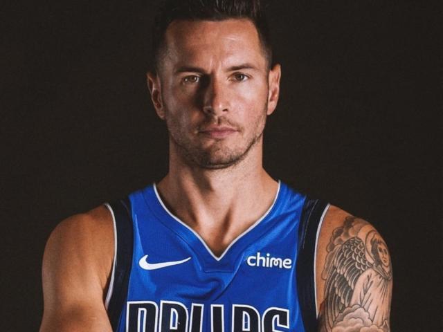 1625474918656082899.jpg jj-red-.jpg