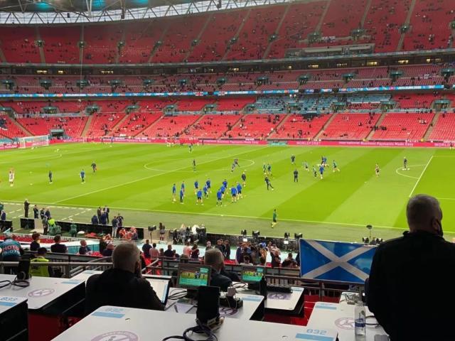 开云娱乐-【现场】苏格兰震惊温布利 英格兰球队和球迷皆败！