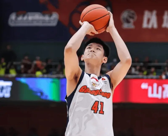 开云在线-广东逆转青岛！王洪泽大爆发，麦考尔43分强势救主，三少折返跑！|青岛市|加时赛|徐杰|比赛|王少杰_新浪体育_新浪新闻